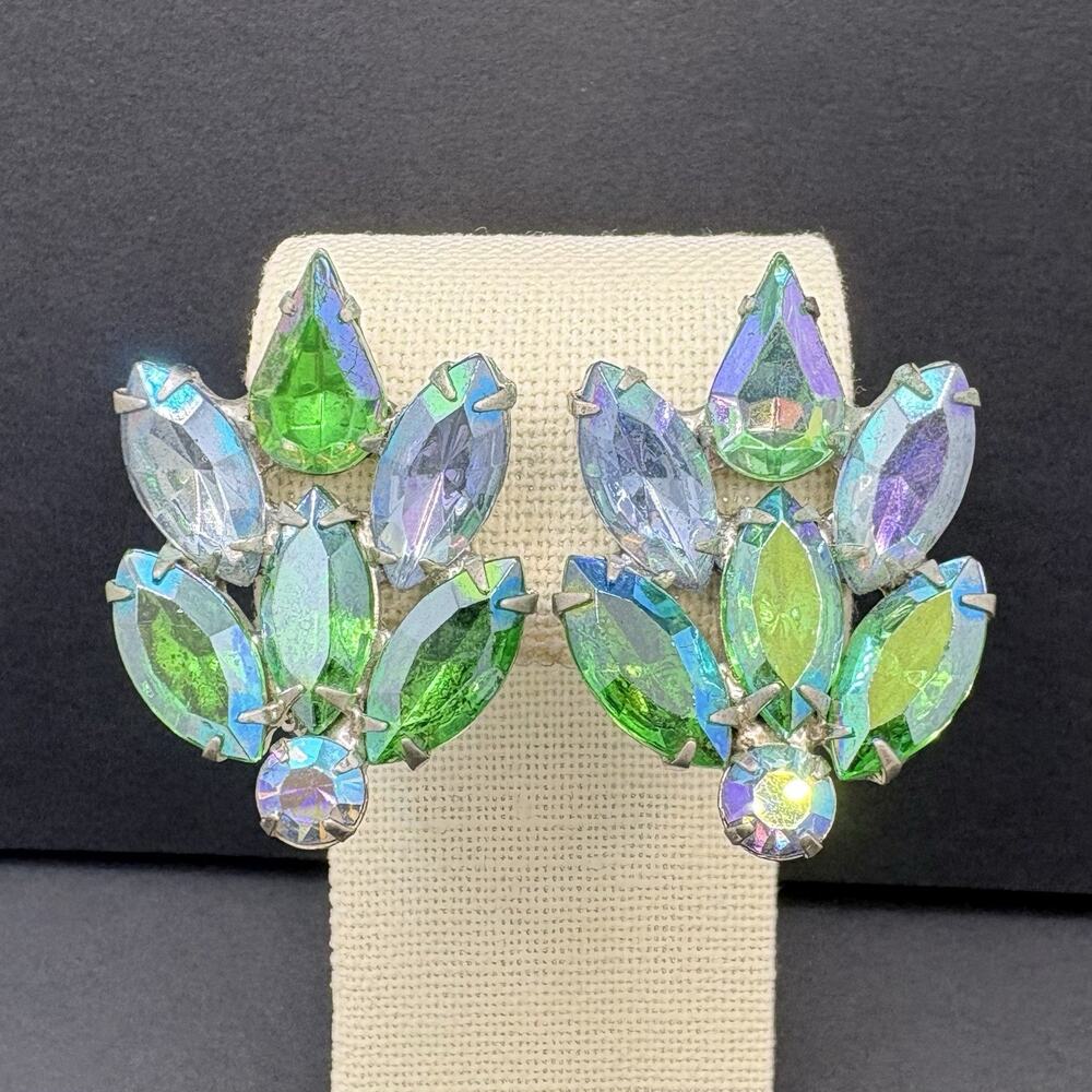 Vintage Garne Green Iridescent Aurora Borealis Silver‎ Tone Clip On Earrings